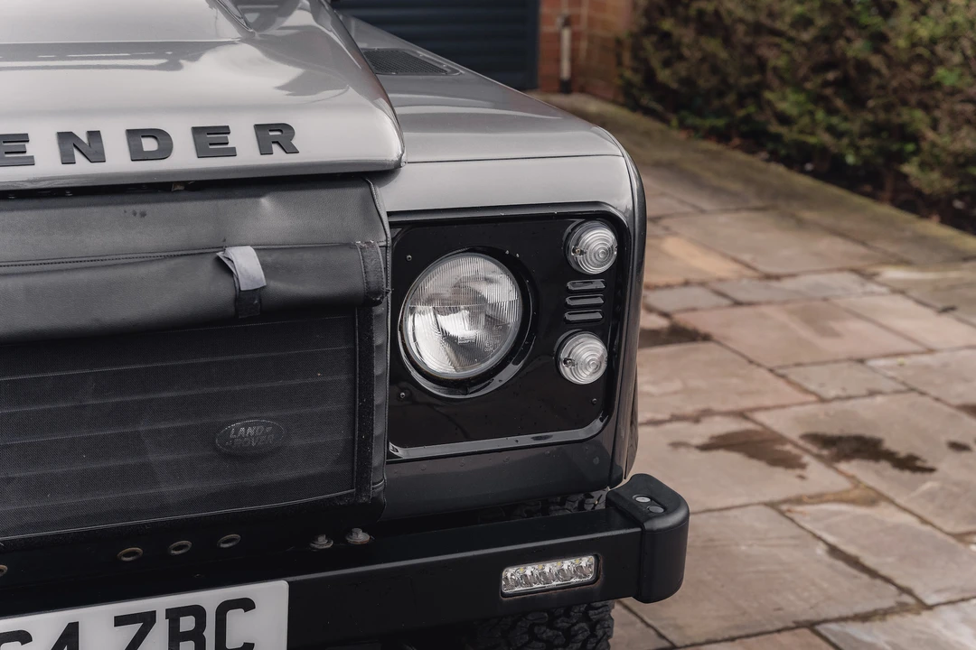 2015 Land Rover Defender 90 - Image 23 of 31