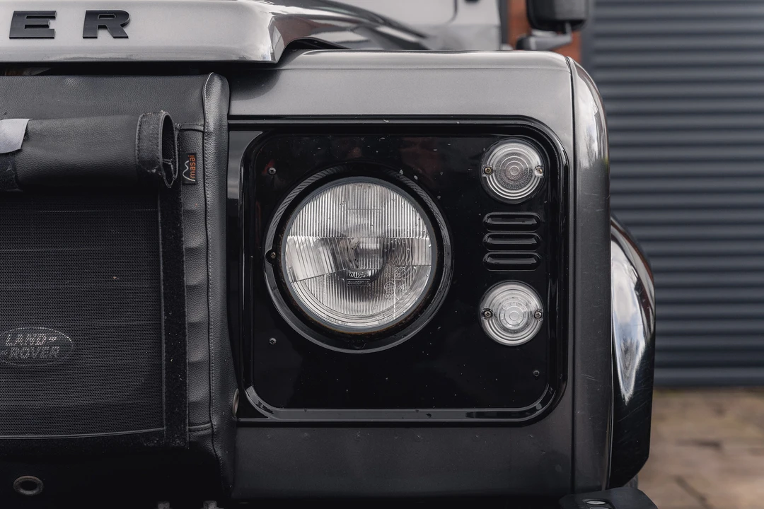 2015 Land Rover Defender 90 - Image 25 of 31