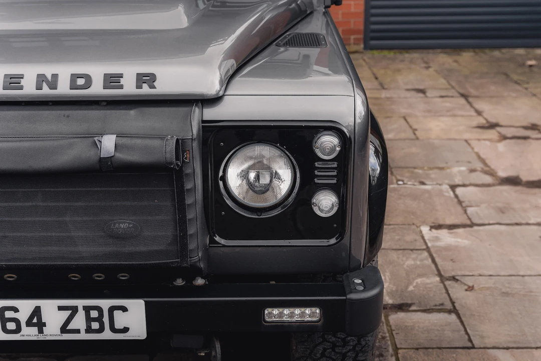 2015 Land Rover Defender 90 - Image 26 of 31