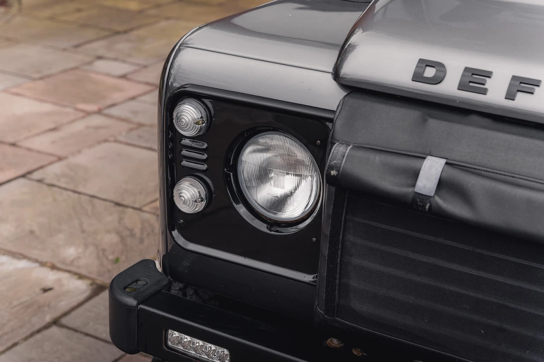 2015 Land Rover Defender 90 - Image 27 of 31