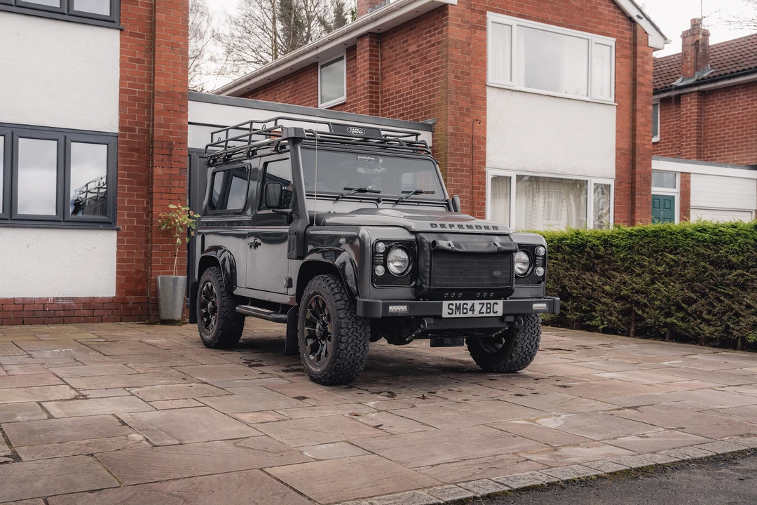 2015 Land Rover Defender 90 - Image 4 of 31