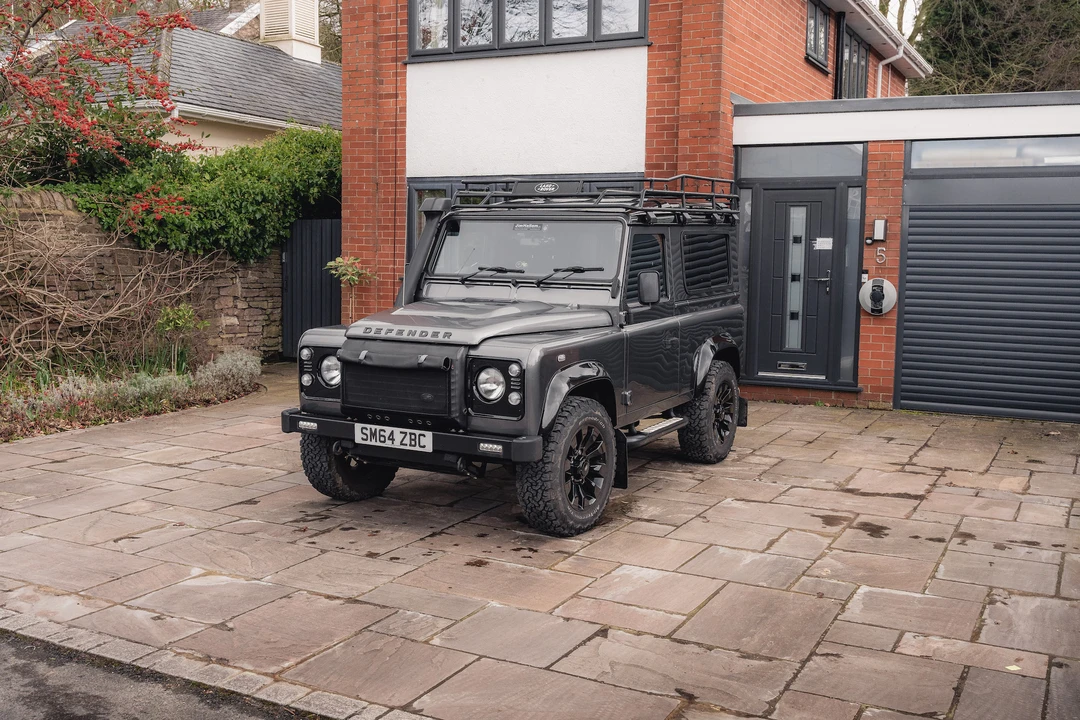 2015 Land Rover Defender 90 - Image 17 of 31