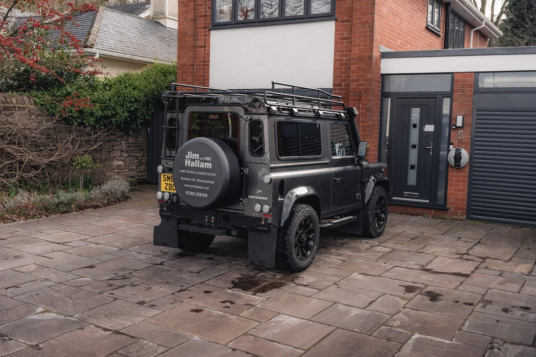 2015 Land Rover Defender 90 - Image 13 of 31