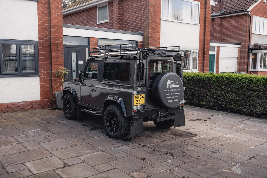 2015 Land Rover Defender 90 - Image 15 of 31