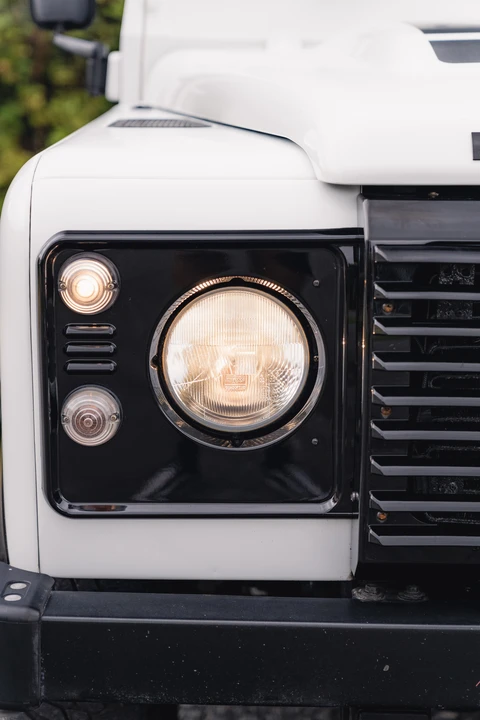 2015 Land Rover Defender 90 - Image 17 of 31
