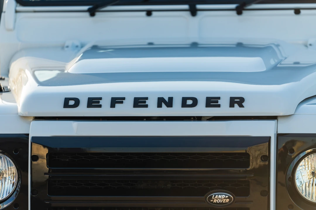 2015 Land Rover Defender 90 - Image 24 of 31