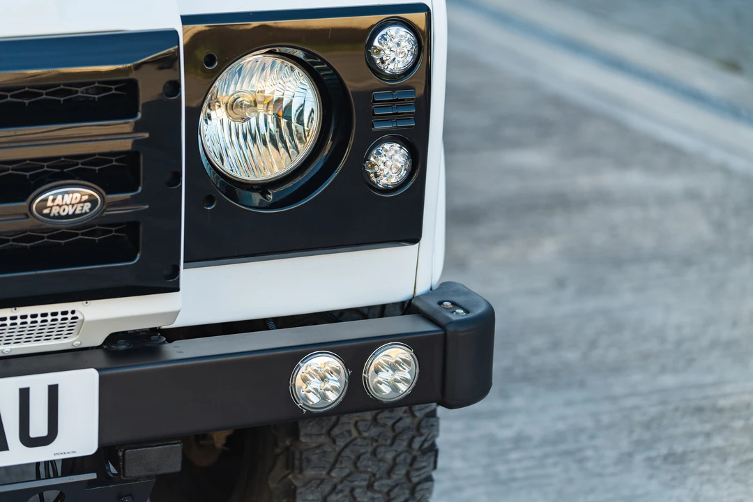 2015 Land Rover Defender 90 - Image 27 of 31