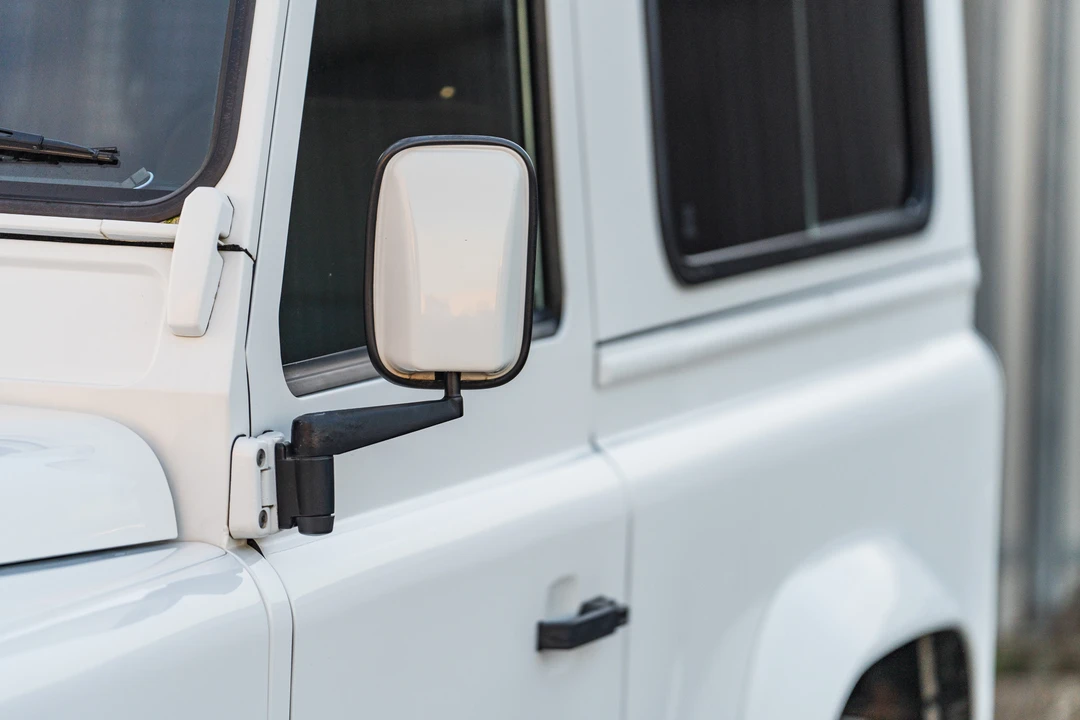 2015 Land Rover Defender 90 - Image 29 of 31