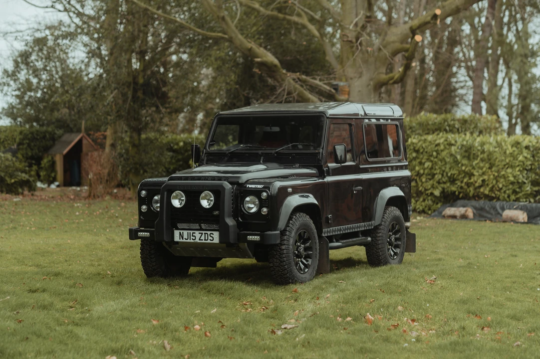 2015 Land Rover Defender 90 - Image 4 of 31