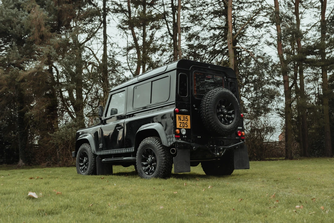 2015 Land Rover Defender 90 - Image 6 of 31