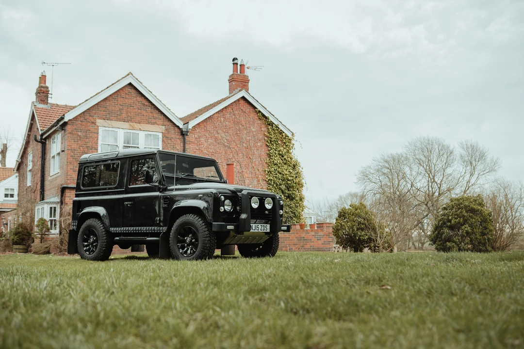 2015 Land Rover Defender 90 - Image 16 of 31