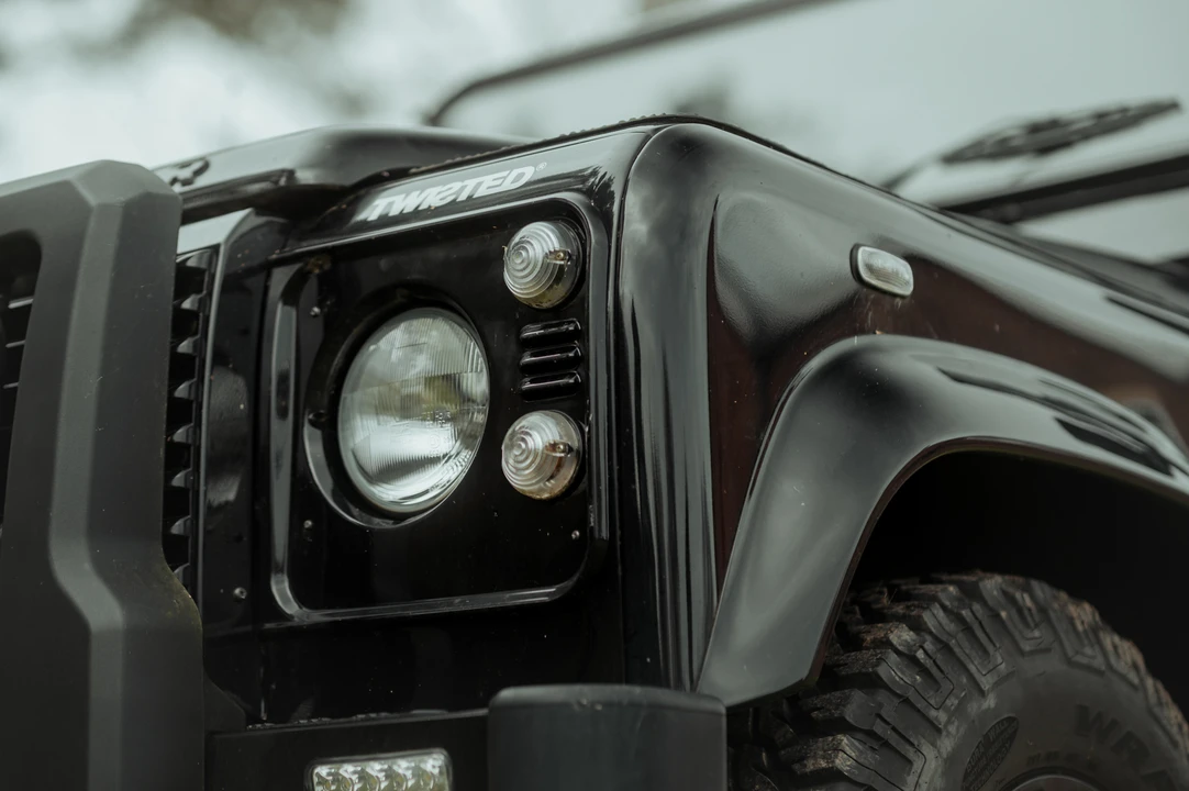2015 Land Rover Defender 90 - Image 18 of 31