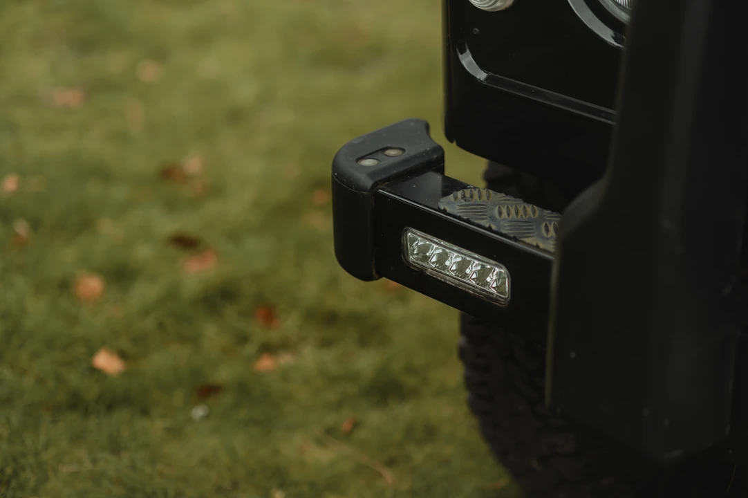 2015 Land Rover Defender 90 - Image 25 of 31