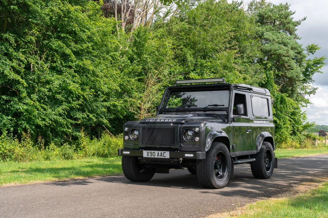 2016 Land Rover Defender 90 - Image 12 of 31