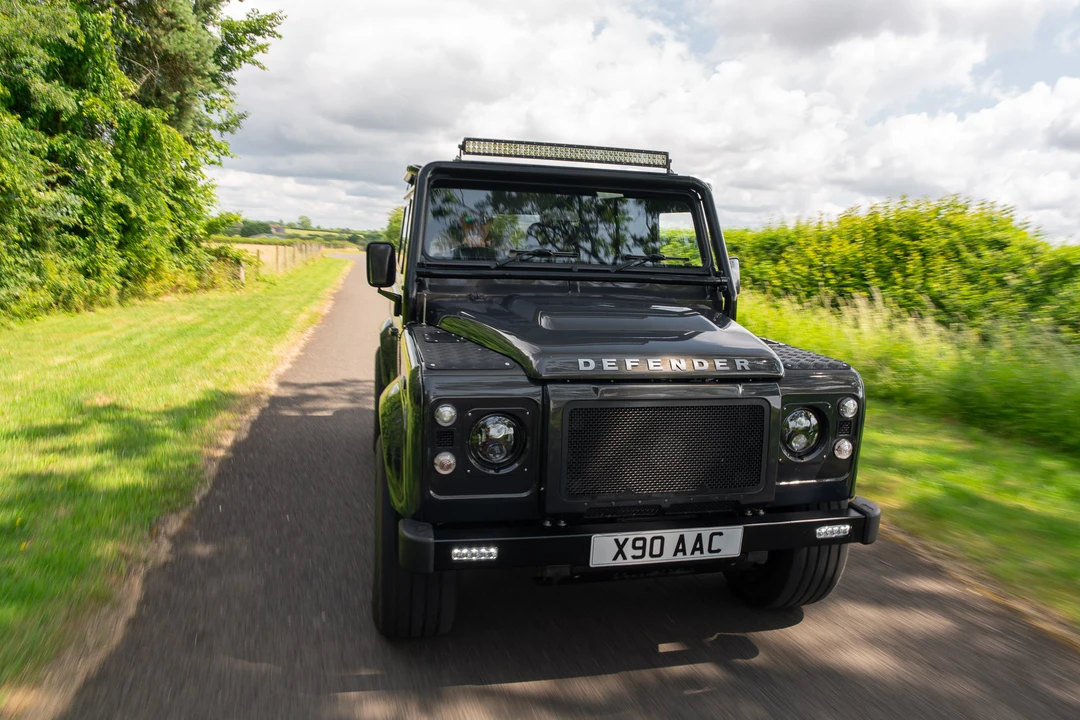 2016 Land Rover Defender 90 - Image 13 of 31
