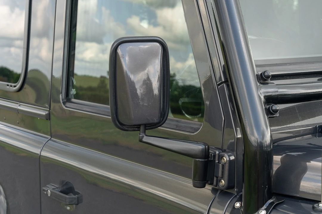 2016 Land Rover Defender 90 - Image 26 of 31