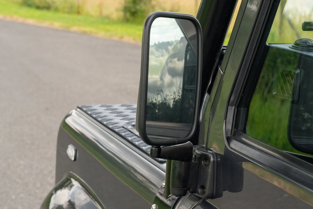2016 Land Rover Defender 90 - Image 28 of 31