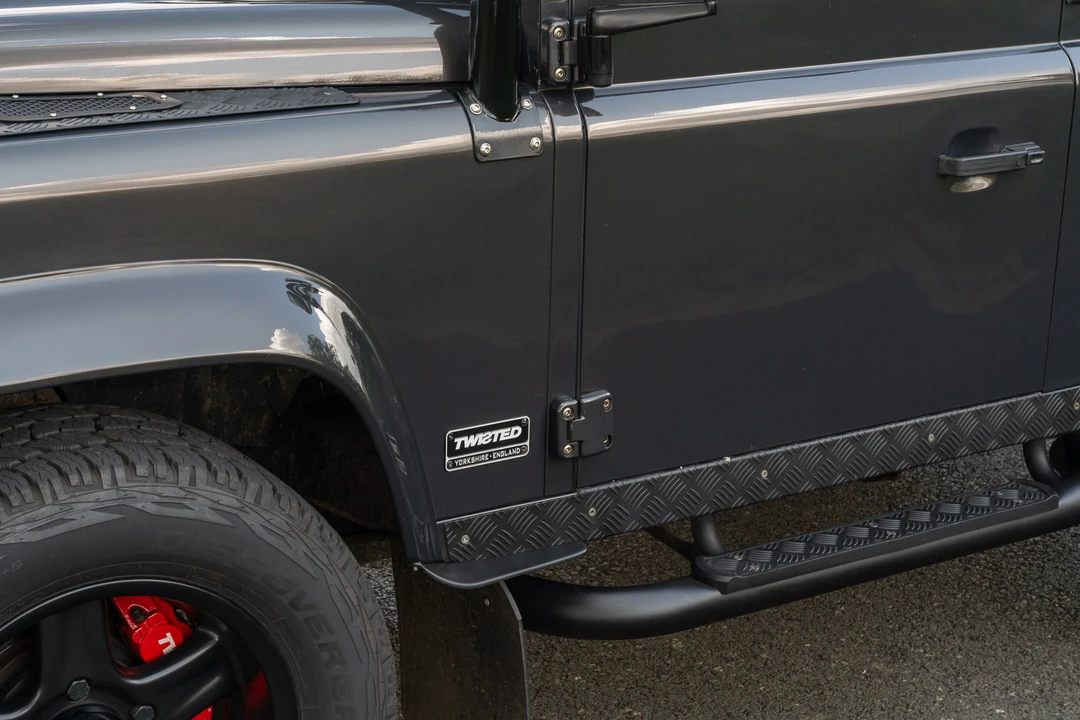 2016 Land Rover Defender 90 - Image 30 of 31