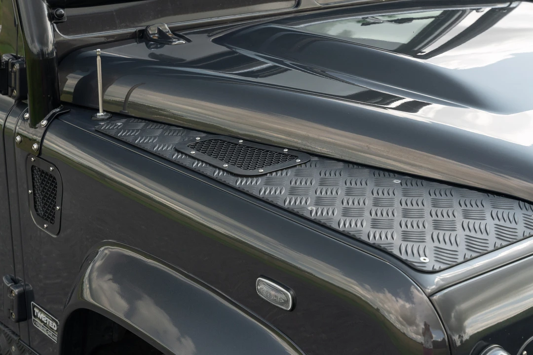 2016 Land Rover Defender 90 - Image 15 of 31