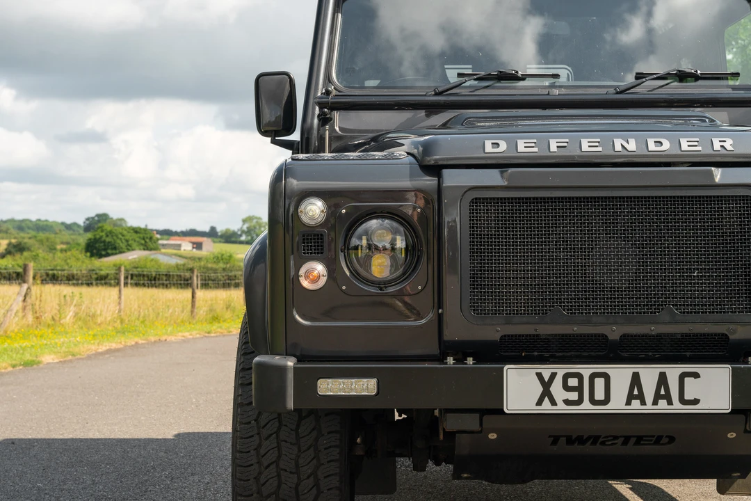 2016 Land Rover Defender 90 - Image 21 of 31