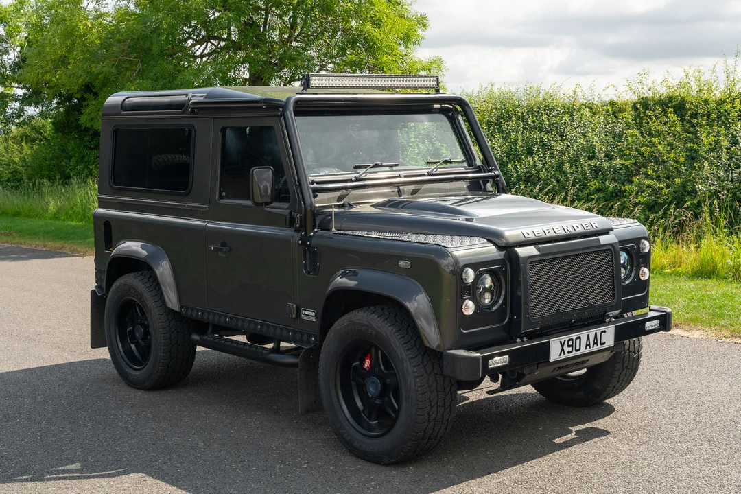 2016 Land Rover Defender 90 - Image 4 of 31