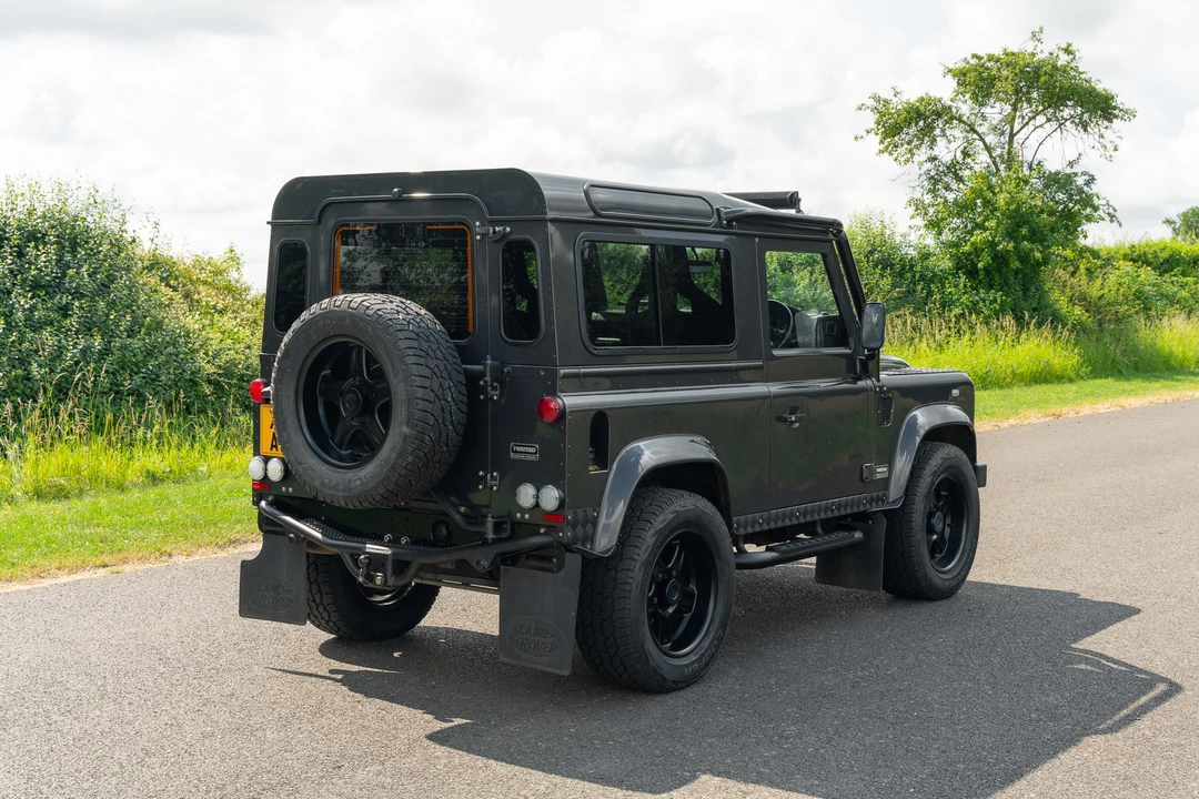 2016 Land Rover Defender 90 - Image 6 of 31