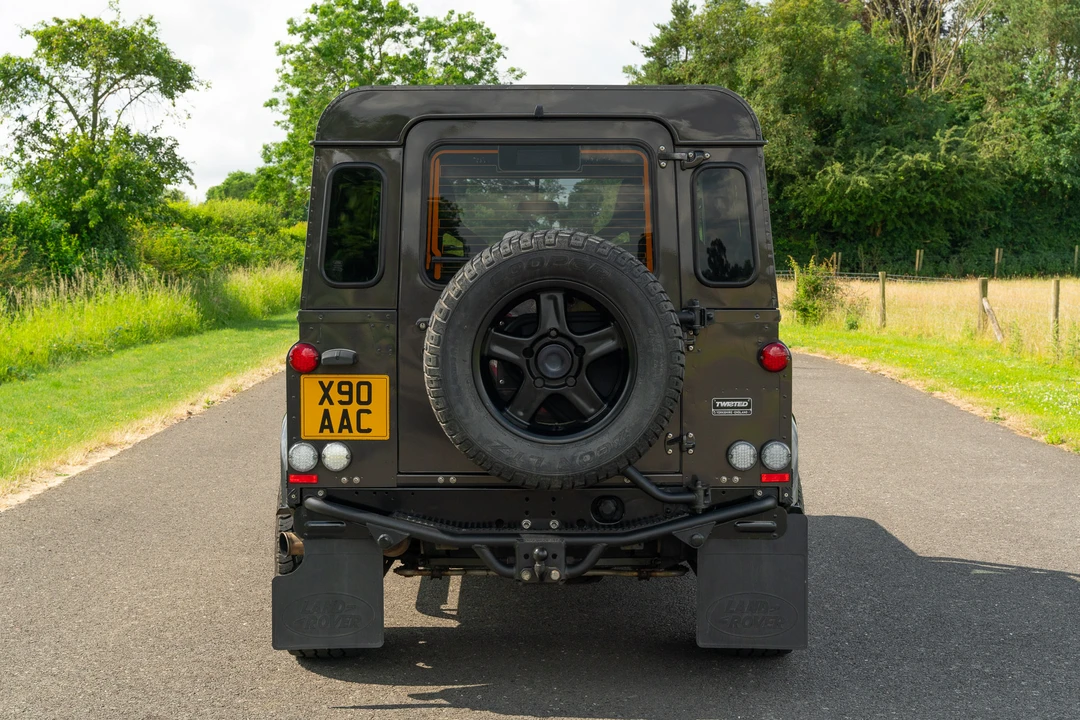 2016 Land Rover Defender 90 - Image 7 of 31