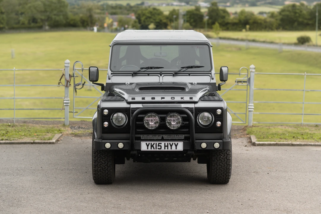 2015 Land Rover Defender 90 - Image 11 of 31