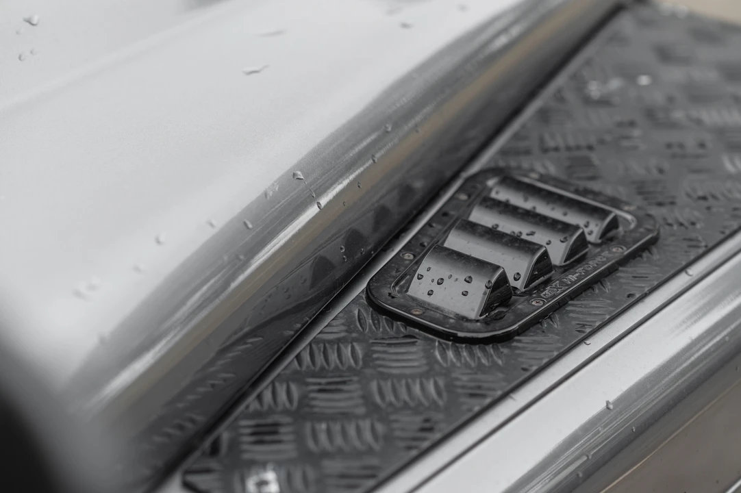 2015 Land Rover Defender 90 - Image 28 of 31