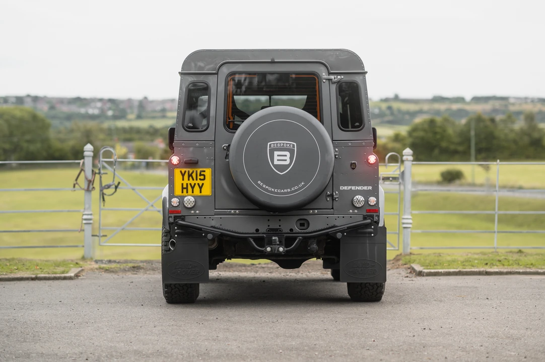 2015 Land Rover Defender 90 - Image 7 of 31