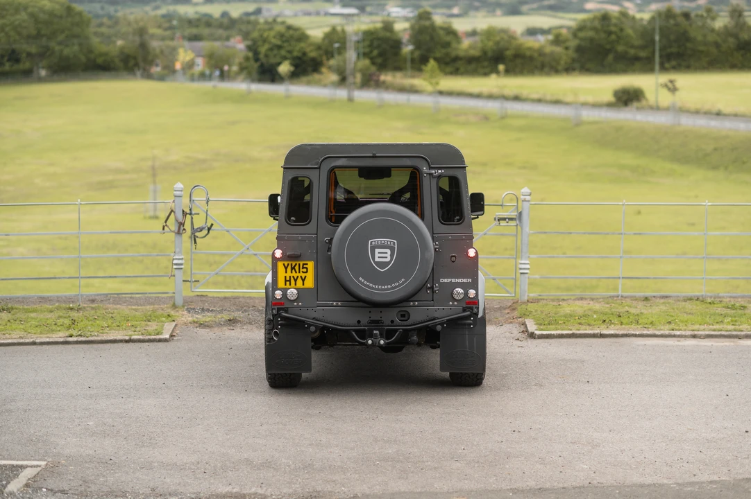 2015 Land Rover Defender 90 - Image 15 of 31