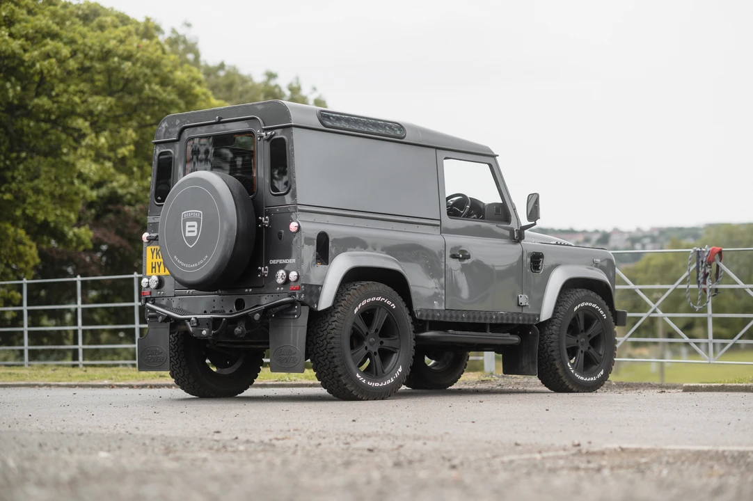 2015 Land Rover Defender 90 - Image 8 of 31