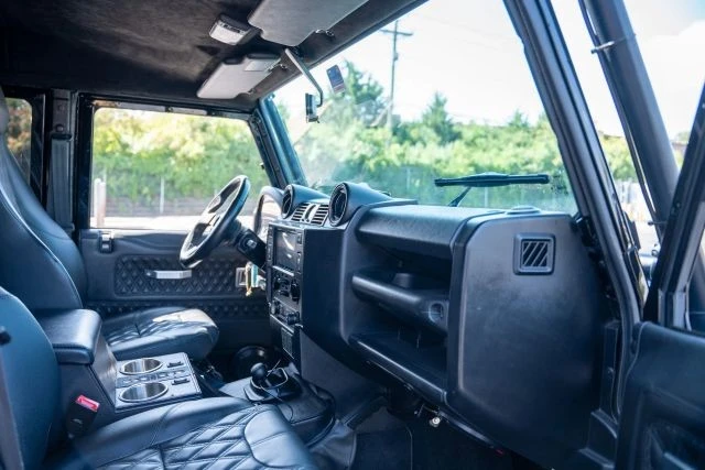 2015 Land Rover Defender 110 - Image 14 of 20
