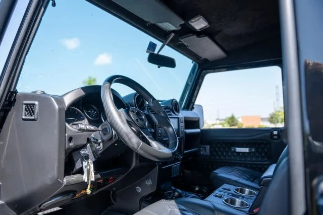 2015 Land Rover Defender 110 - Image 2 of 20
