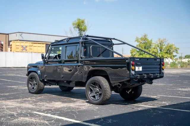 2015 Land Rover Defender 110 - Image 11 of 20