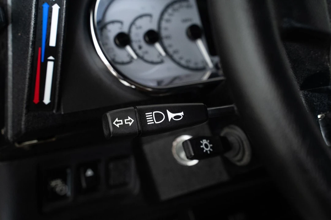 2015 Land Rover Defender 90 - Image 27 of 31