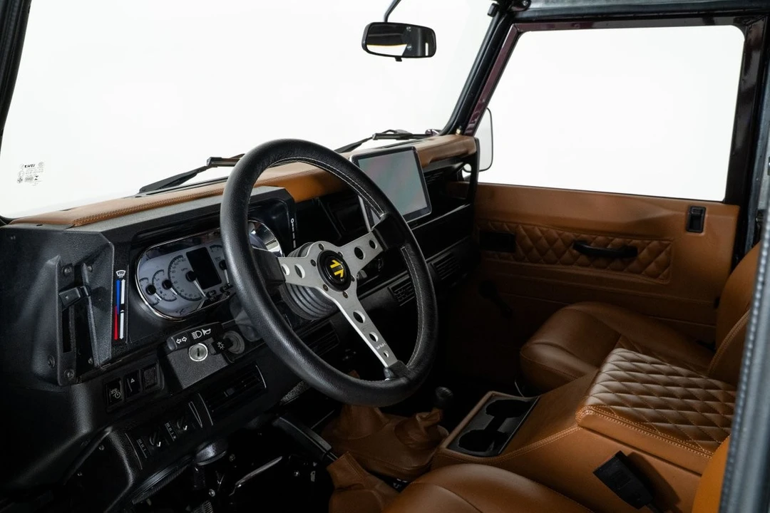 2015 Land Rover Defender 90 - Image 2 of 12