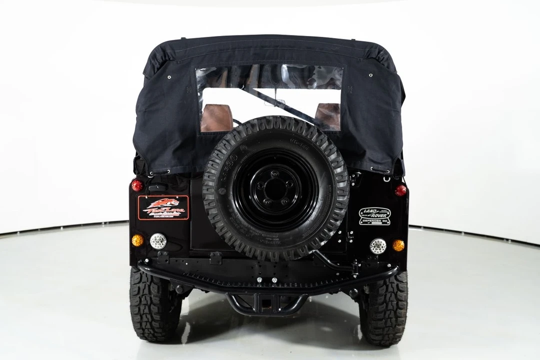2015 Land Rover Defender 90 - Image 11 of 12