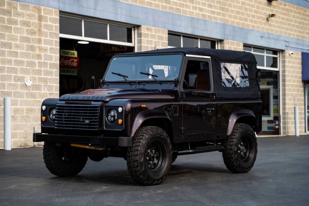 2015 Land Rover Defender 90 - Image 3 of 12