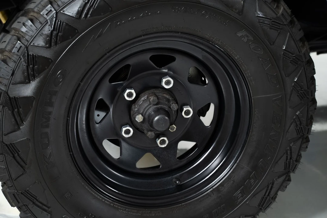 2015 Land Rover Defender 90 - Image 7 of 12
