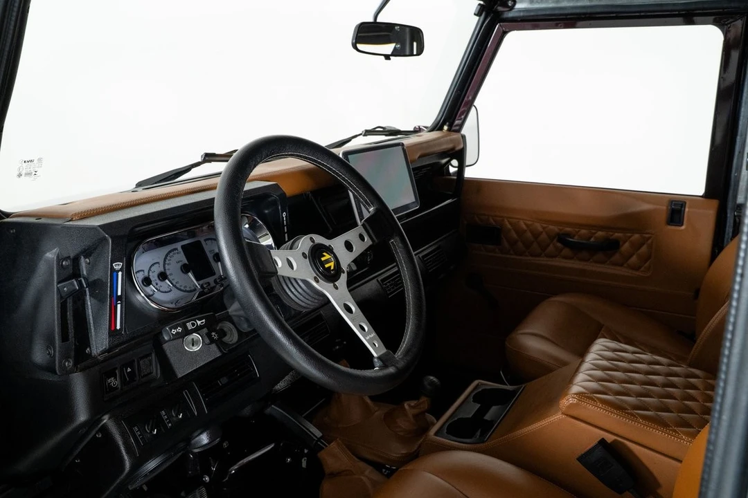 2015 Land Rover Defender 90 - Image 2 of 31