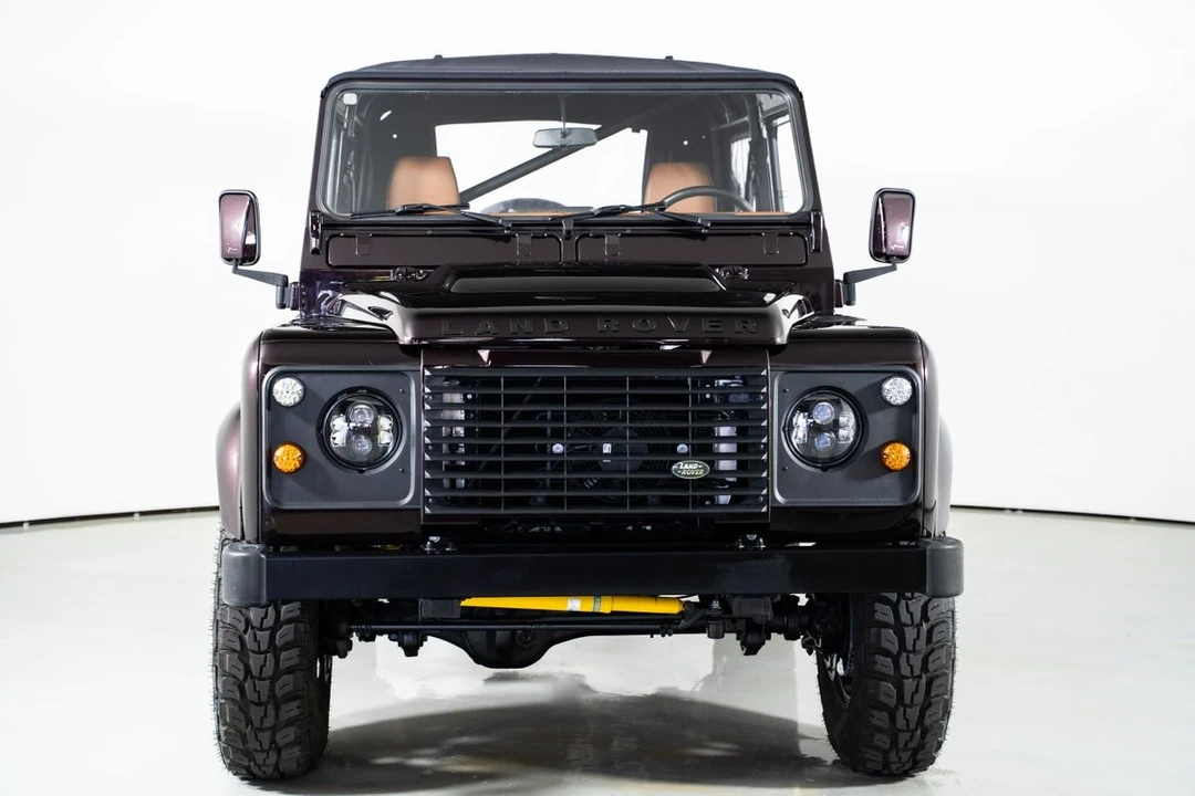 2015 Land Rover Defender 90 - Image 4 of 12
