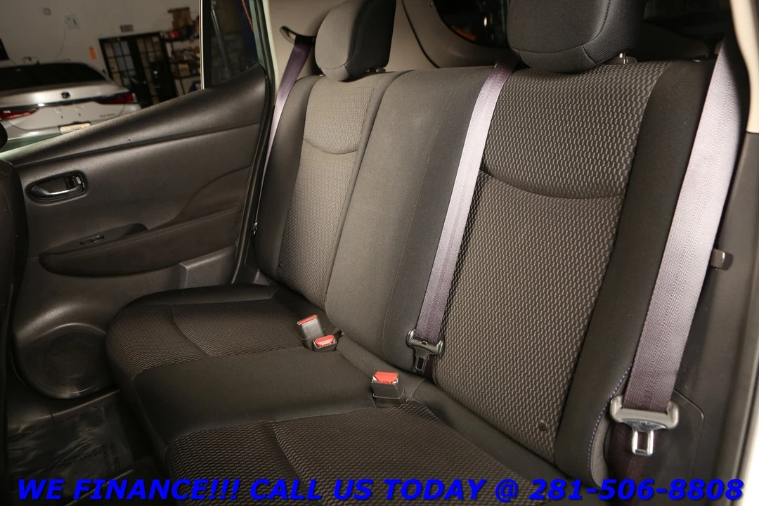 2015 Nissan Leaf - Image 19 of 21