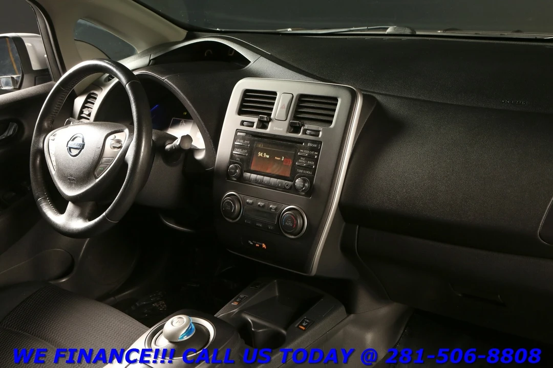 2015 Nissan Leaf - Image 16 of 21