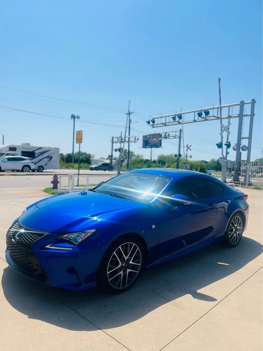 2015 Lexus RC - Image 2 of 7