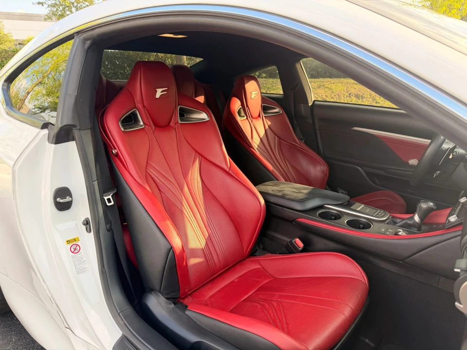 2015 Lexus RC - Image 8 of 24