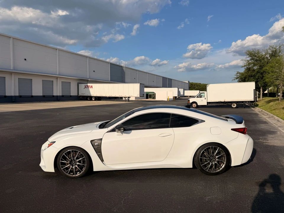 2015 Lexus RC - Image 17 of 24