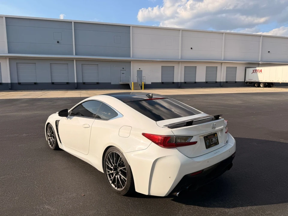 2015 Lexus RC - Image 4 of 24