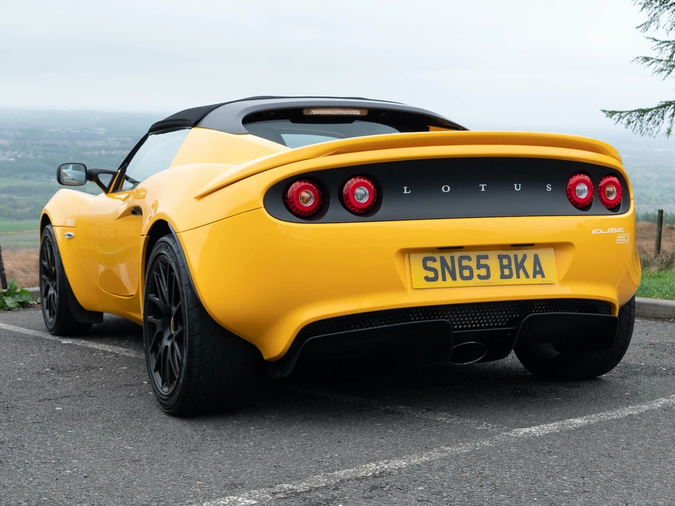2015 Lotus Elise Series 3 - Image 10 of 31