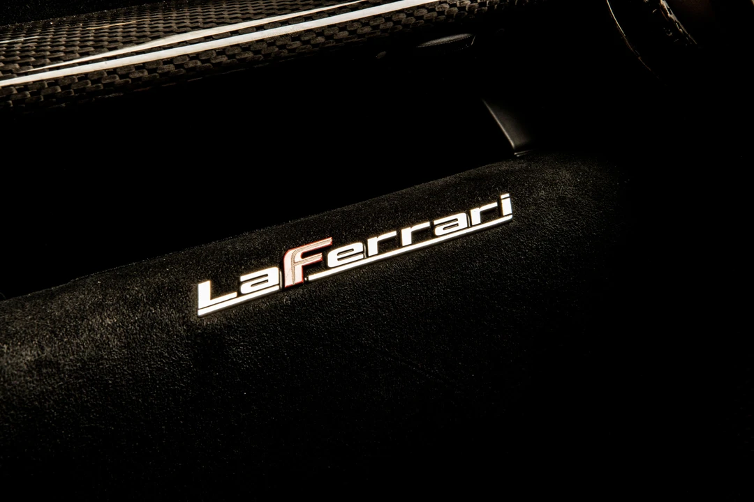 2015 Ferrari LaFerrari - Image 26 of 31